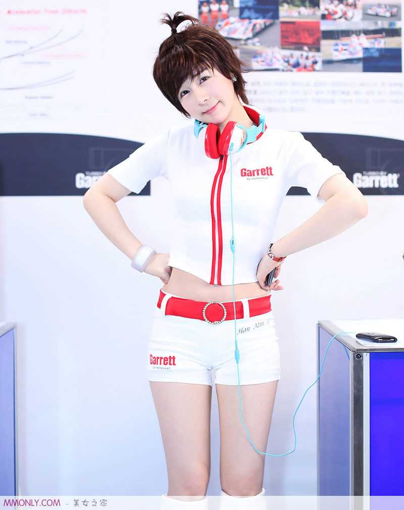 最新韩国车模韩敏智短裙可爱迷人壁纸