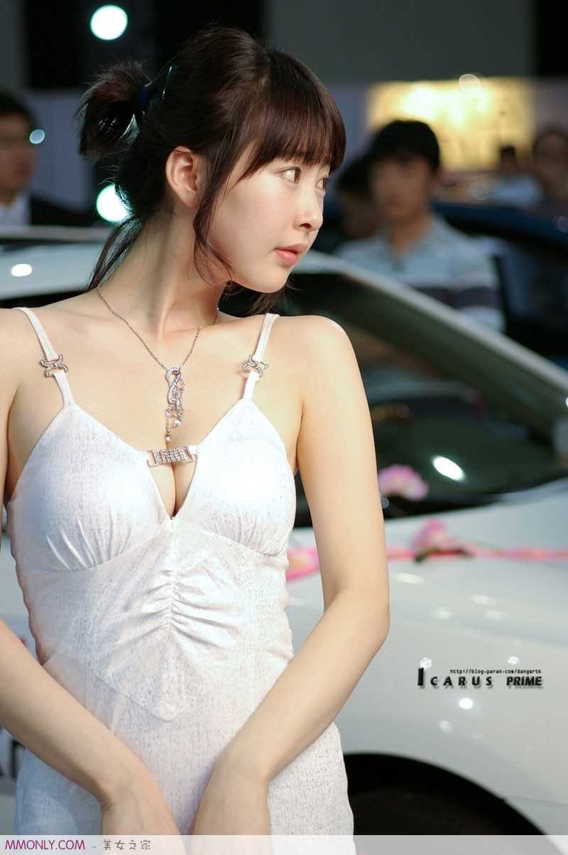 最新韩国车模韩敏智短裙可爱迷人壁纸