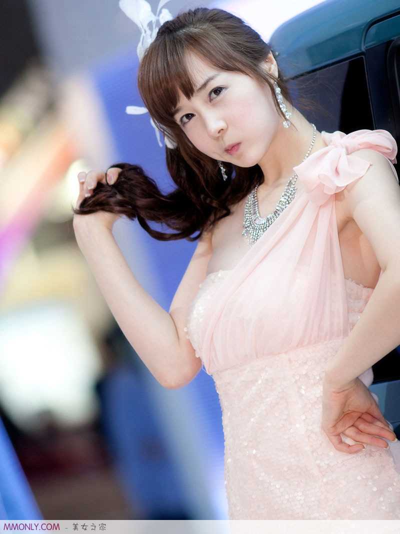 最新韩国车模韩敏智短裙可爱迷人壁纸