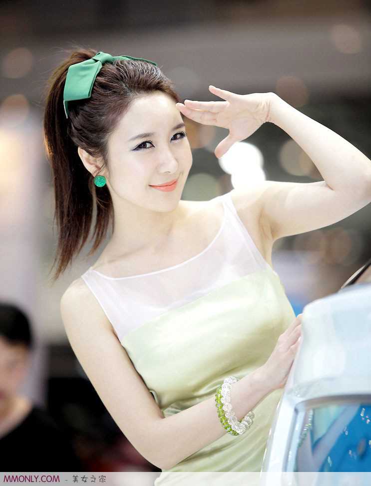 最新韩国车模李贤贞车展高清壁纸