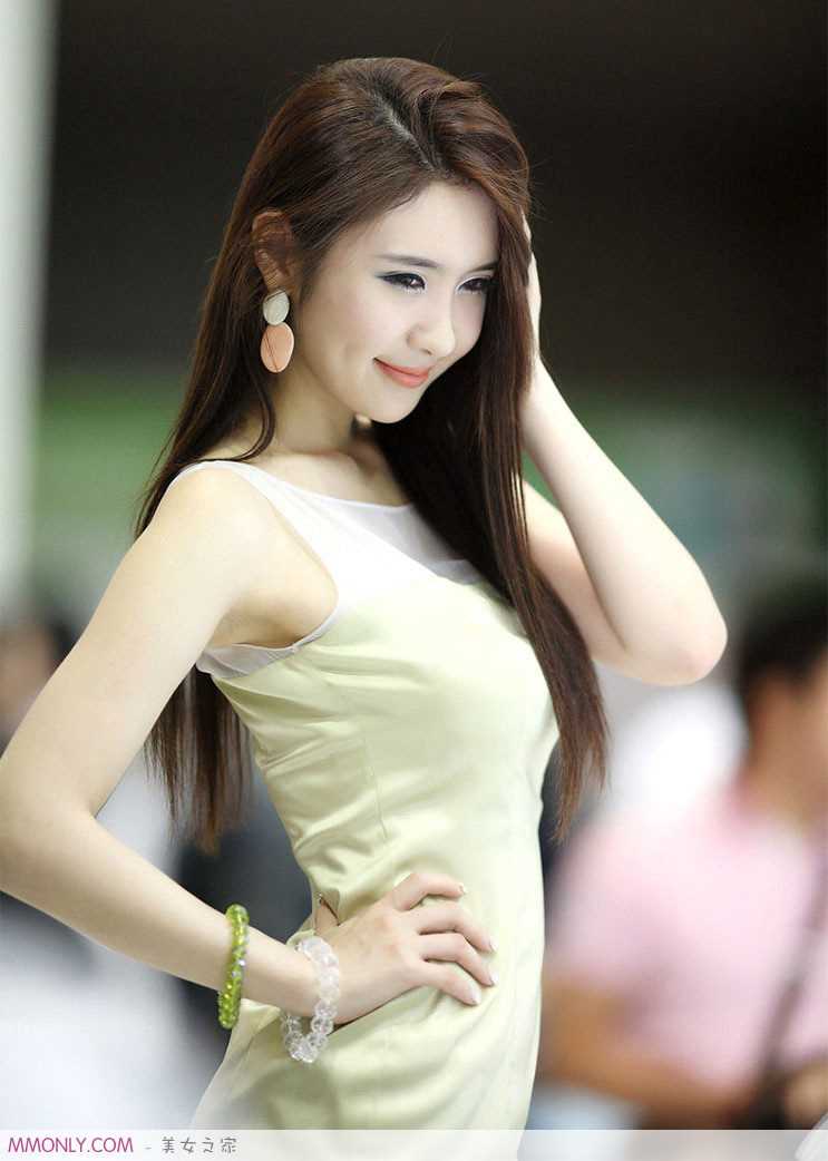 最新韩国车模李贤贞车展高清壁纸