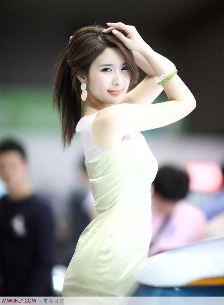 最新韩国车模李贤贞车展高清壁纸