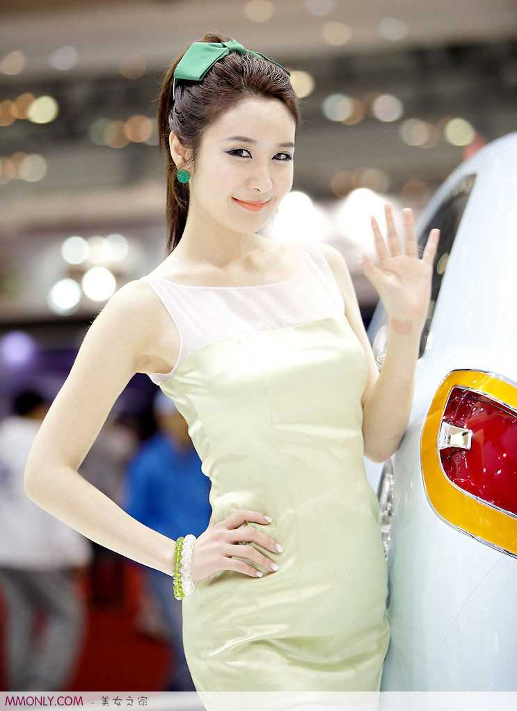 最新韩国车模李贤贞车展高清壁纸