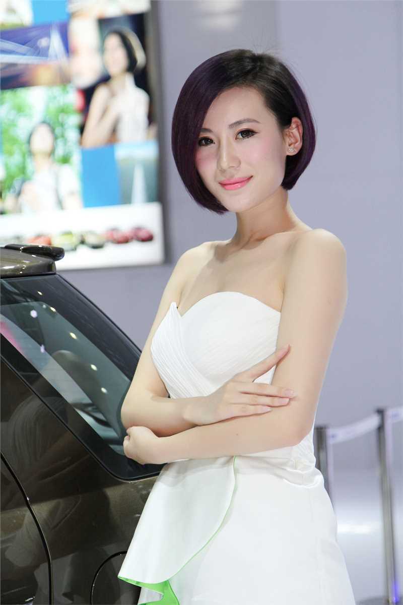 高清性感车模妩媚妖娆姿态迷人图集