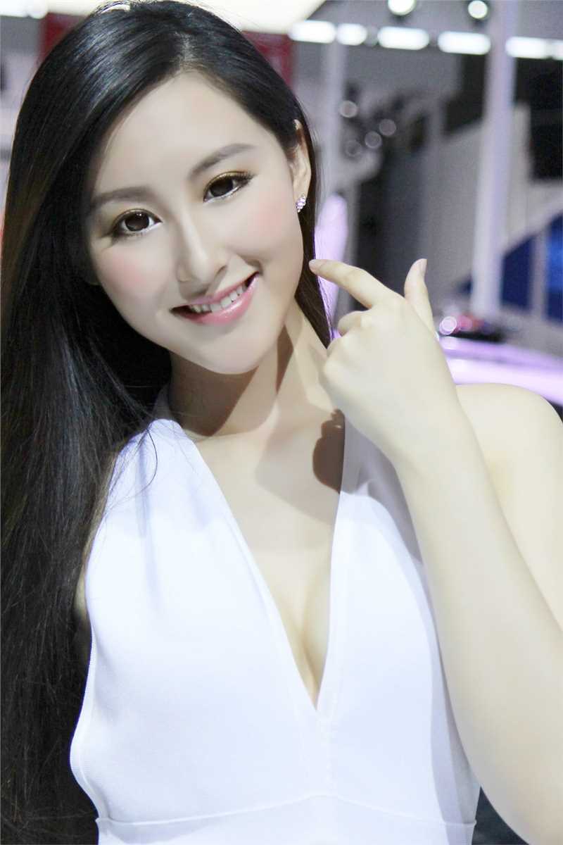 高清性感车模妩媚妖娆姿态迷人图集