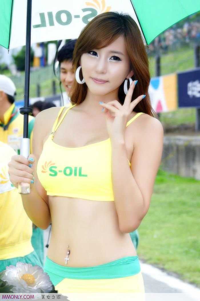 韩国车模高清迷人活动照