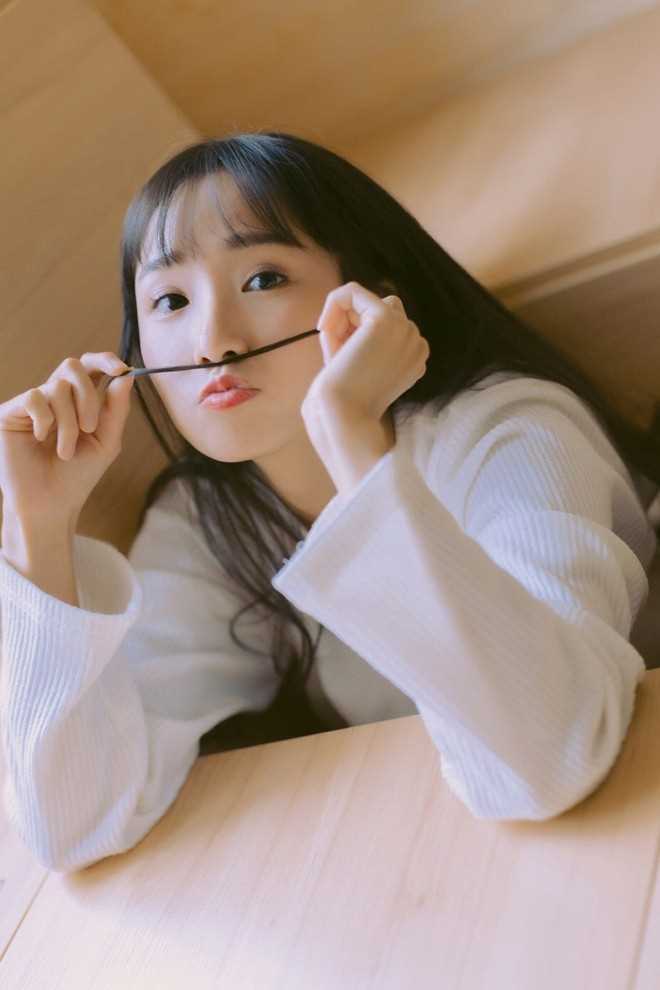 最新90后少女真空无内惹火惊艳甜美女孩壁纸