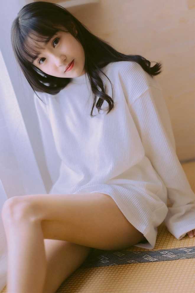 最新90后少女真空无内惹火惊艳甜美女孩壁纸