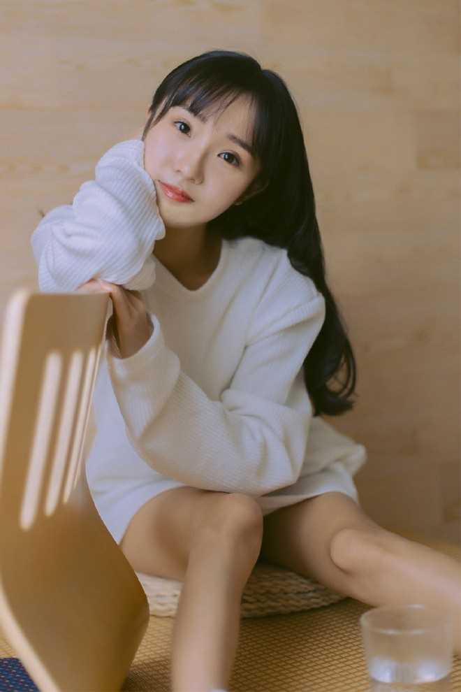 最新90后少女真空无内惹火惊艳甜美女孩壁纸