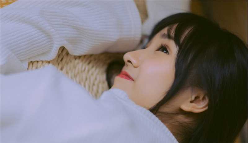 最新90后少女真空无内惹火惊艳甜美女孩壁纸