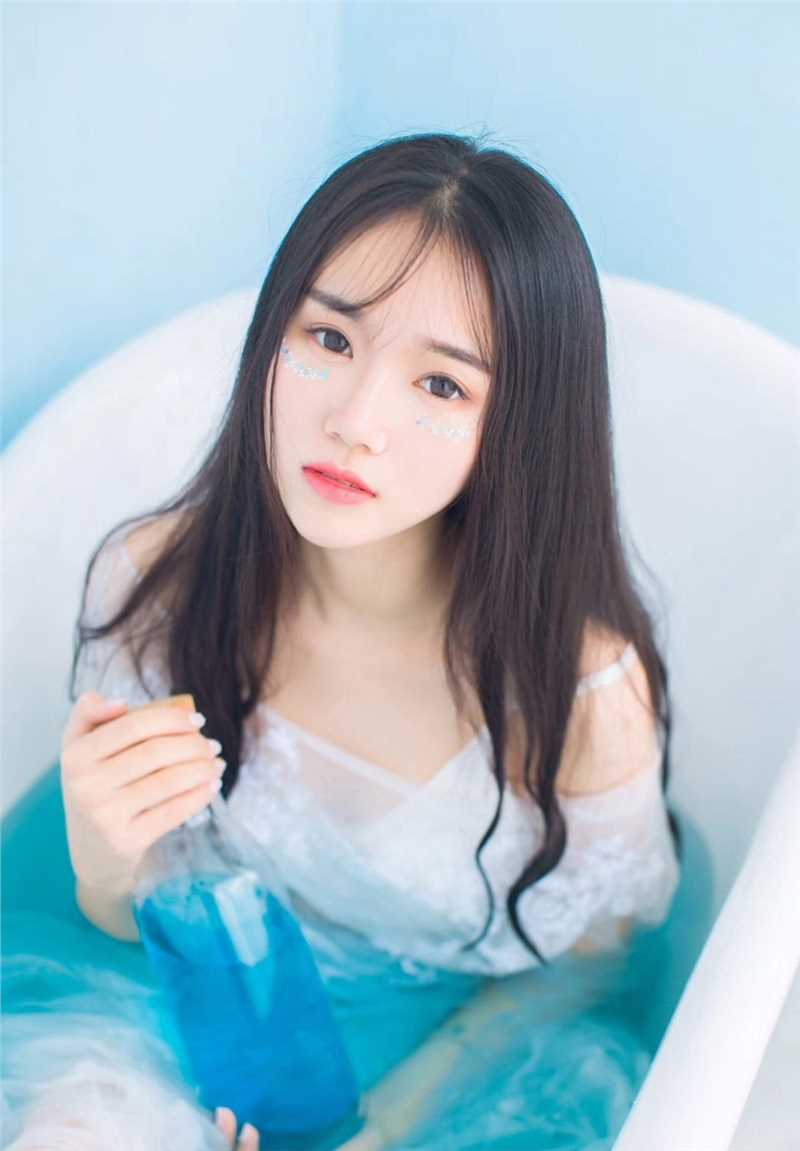 特别专辑美女洗澡妖娆甜美女孩图片