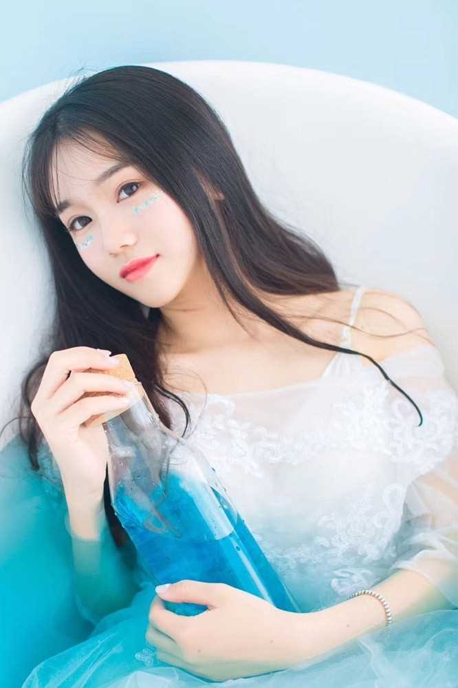 特别专辑美女洗澡妖娆甜美女孩图片