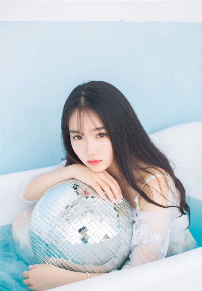 特别专辑美女洗澡妖娆甜美女孩图片
