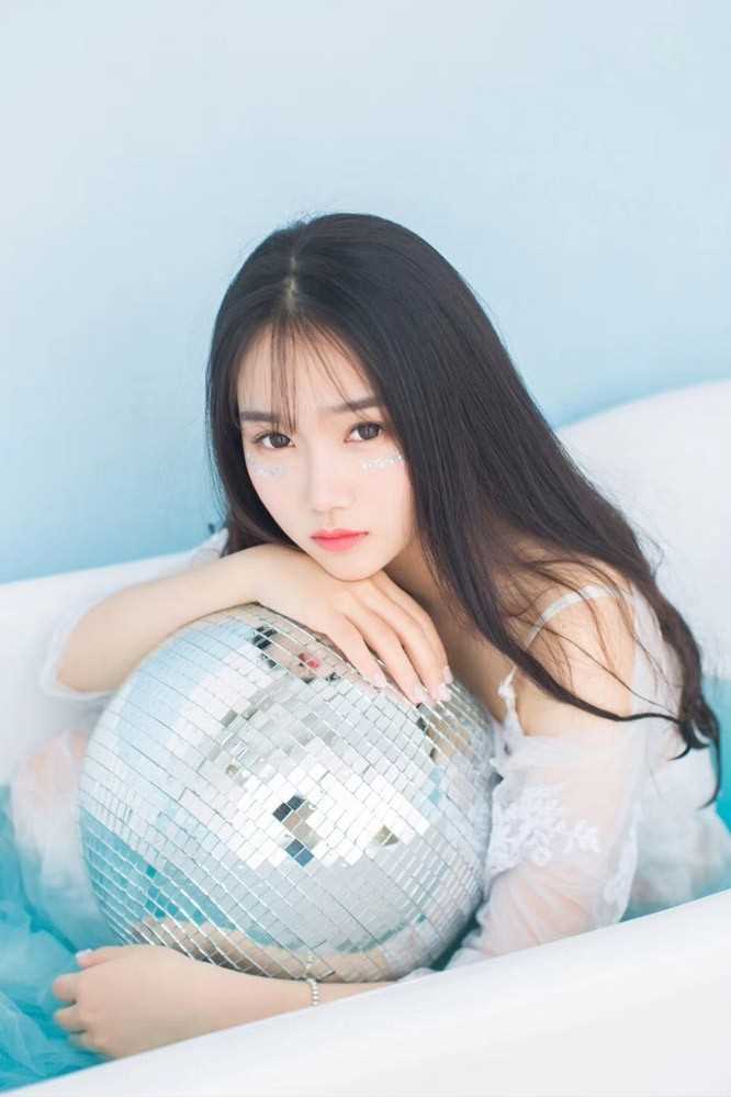 特别专辑美女洗澡妖娆甜美女孩图片