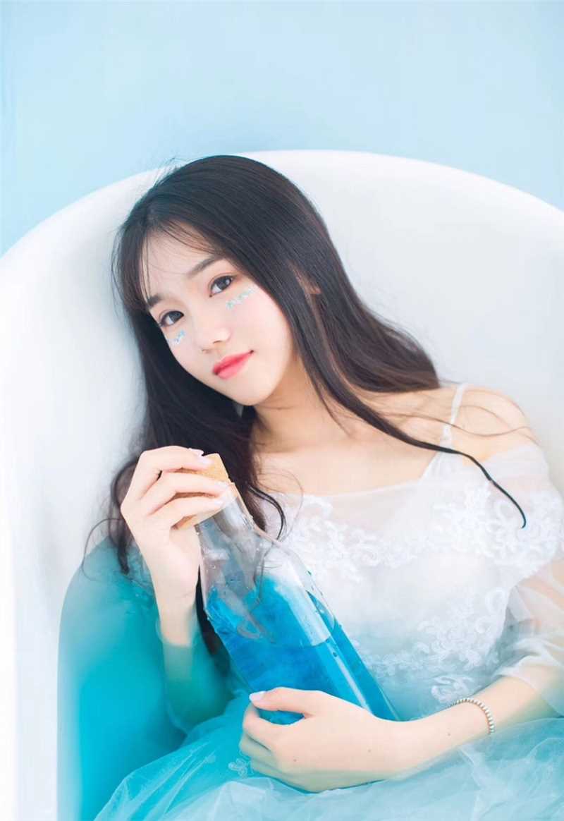 特别专辑美女洗澡妖娆甜美女孩图片