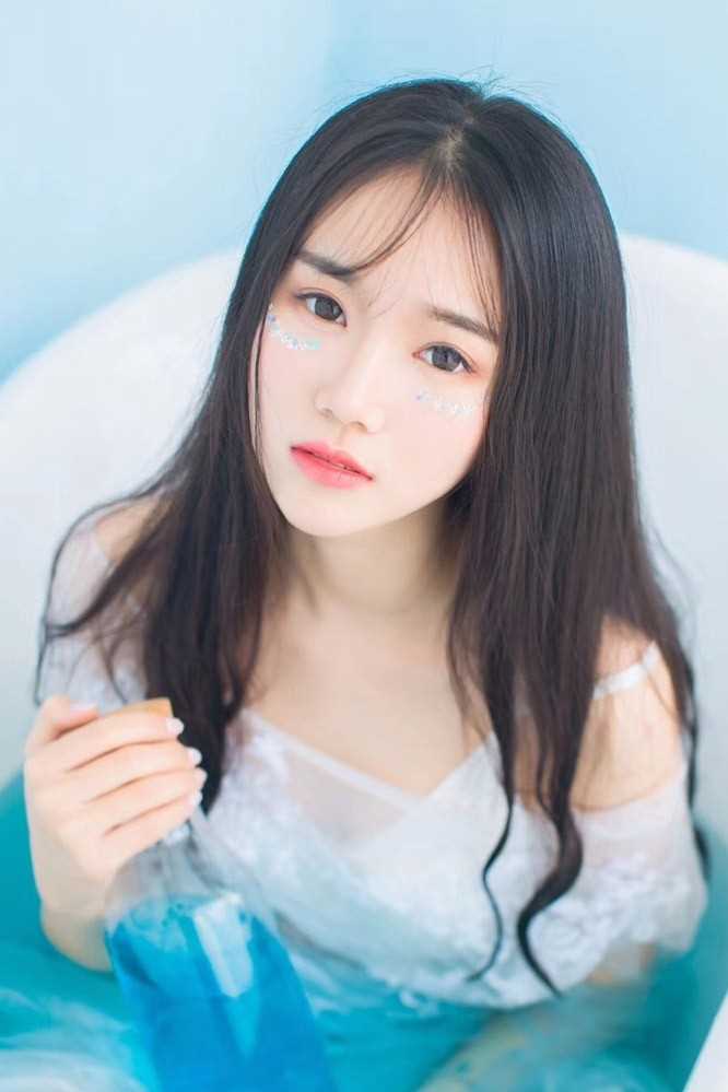 特别专辑美女洗澡妖娆甜美女孩图片