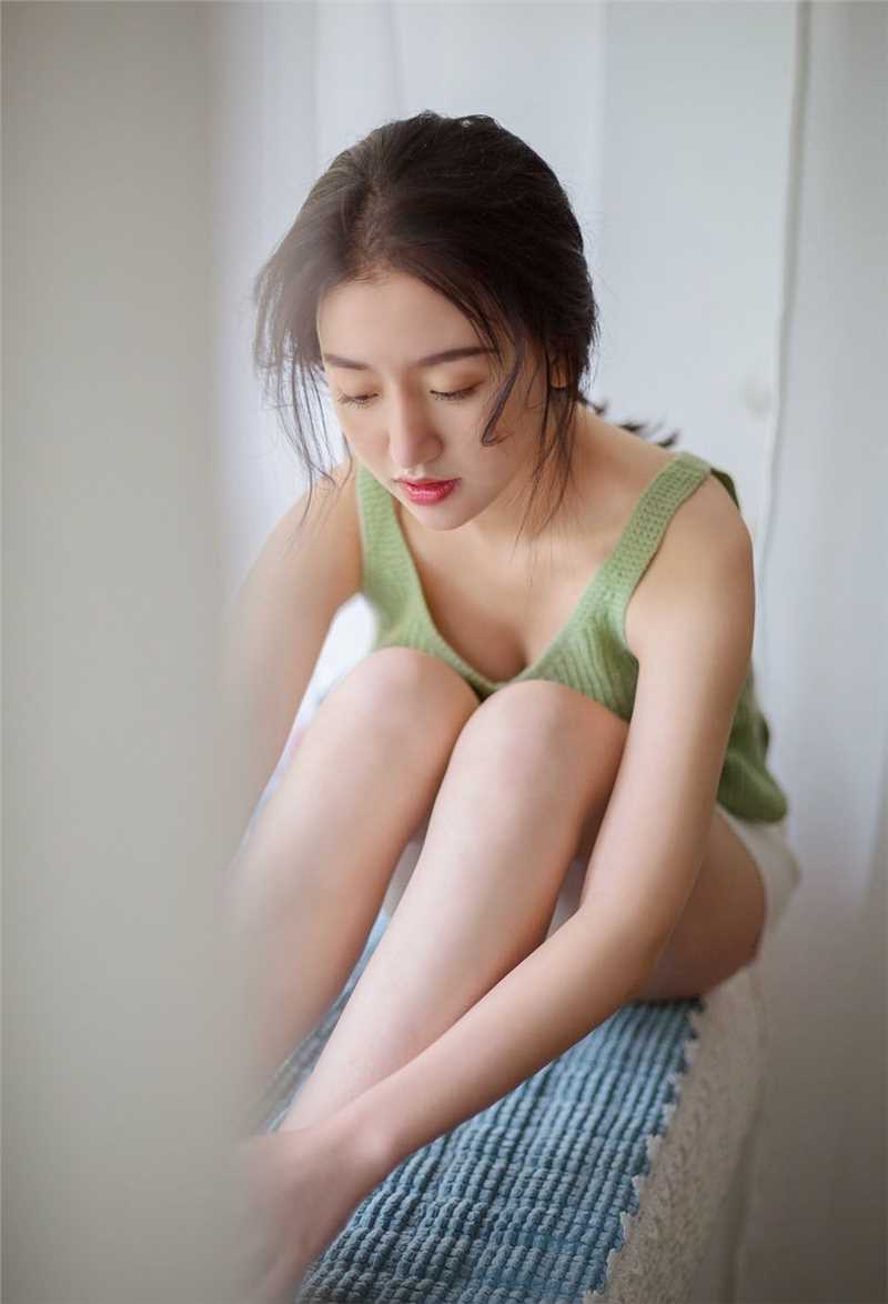 优质甜美女孩素人少女私房迷人笑容清纯图片