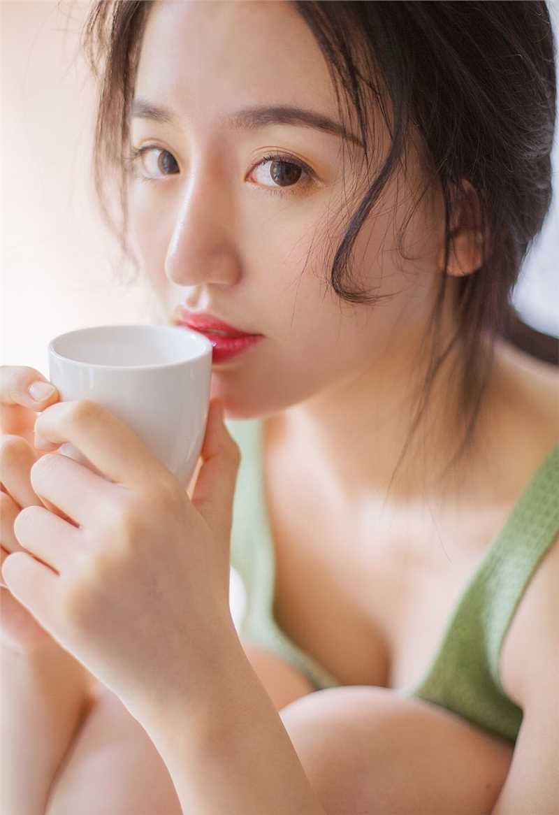 优质甜美女孩素人少女私房迷人笑容清纯图片