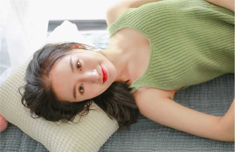 优质甜美女孩素人少女私房迷人笑容清纯图片