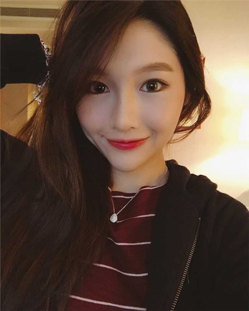 香港美女黄乐乐私房照甜美迷人