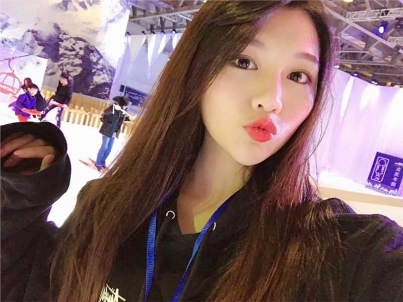 香港美女黄乐乐私房照甜美迷人