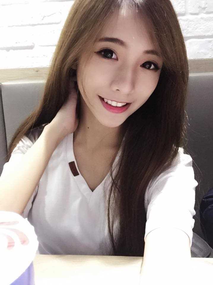 高清台湾美女萧卉君甜美照笑容迷人图集