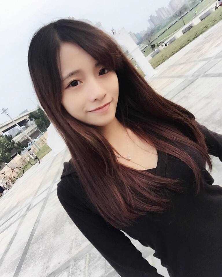 高清台湾美女萧卉君甜美照笑容迷人图集