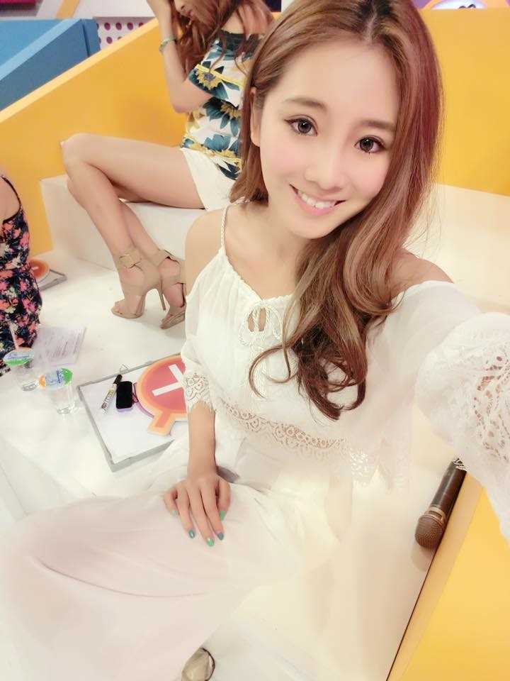优质台湾美女黄钡铢生活照甜美迷人相册