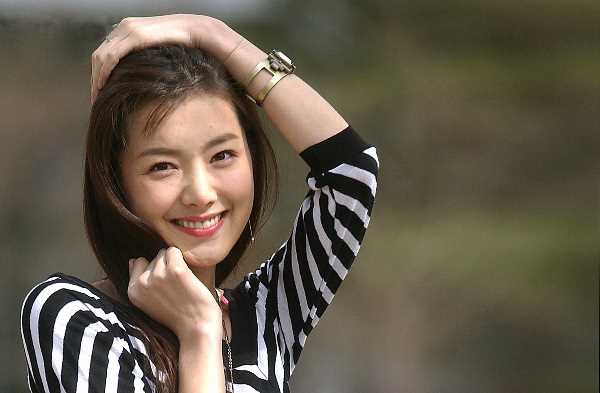 甜美的韩国学妹唯美清纯