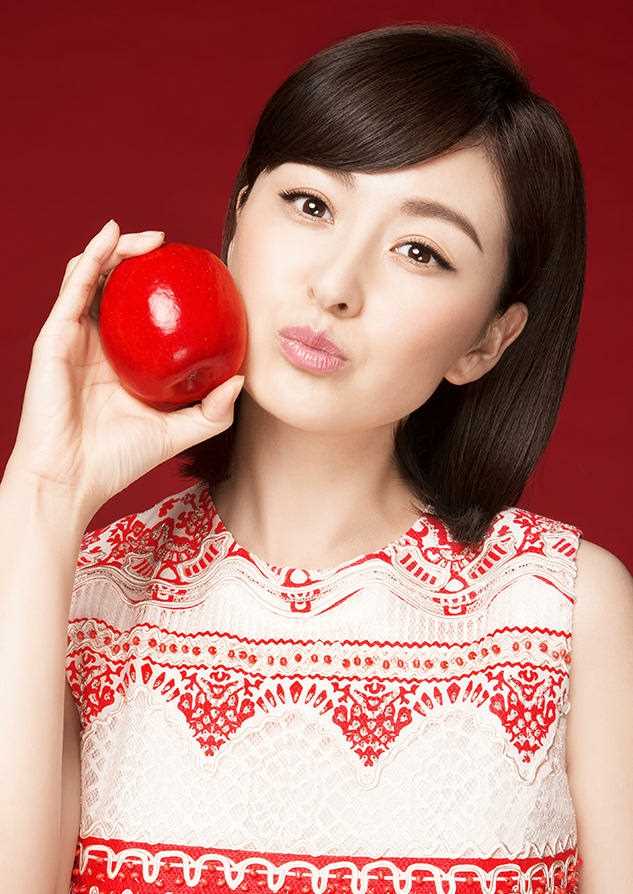 高清戴娇倩圣诞节大片展甜美笑容图集