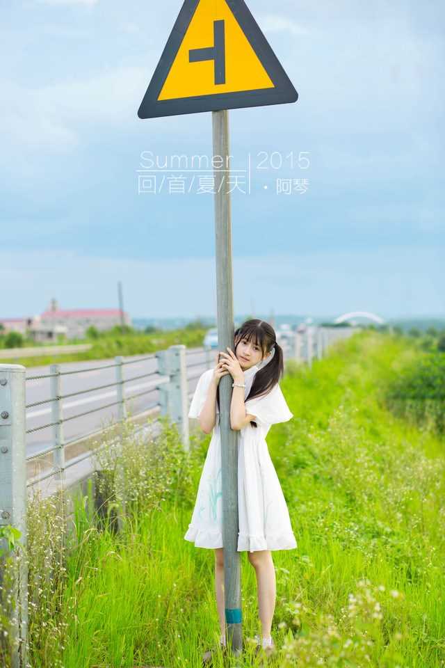 最全双马尾美少女迷人外景甜美壁纸