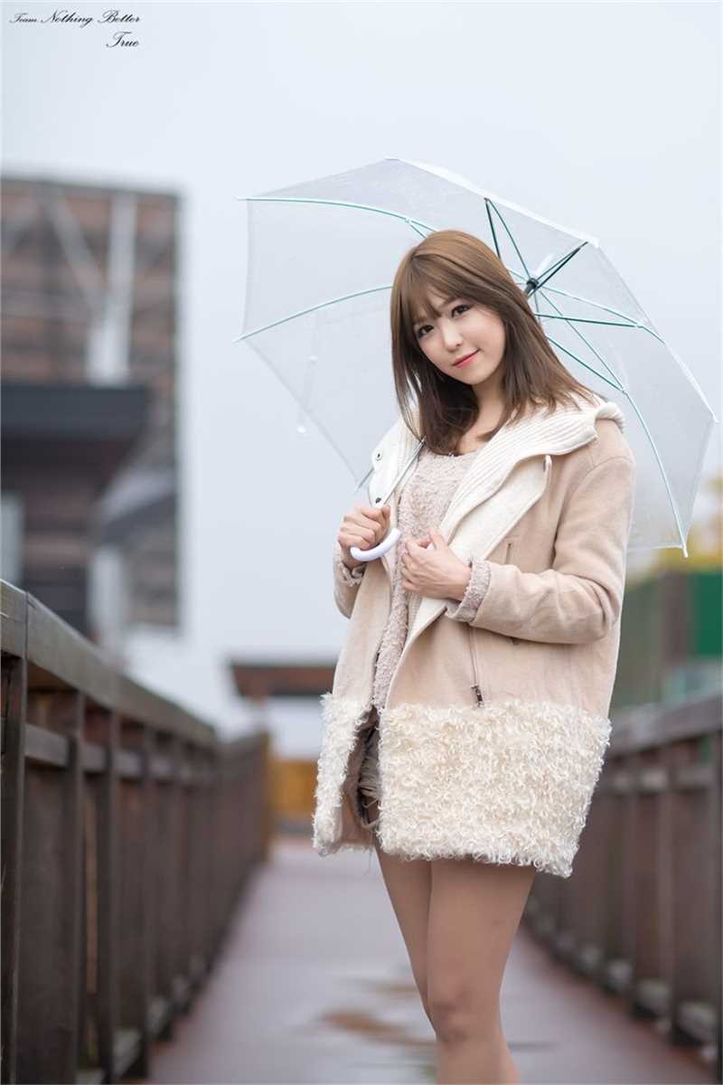 优质韩国模特李恩慧户外甜美照相册