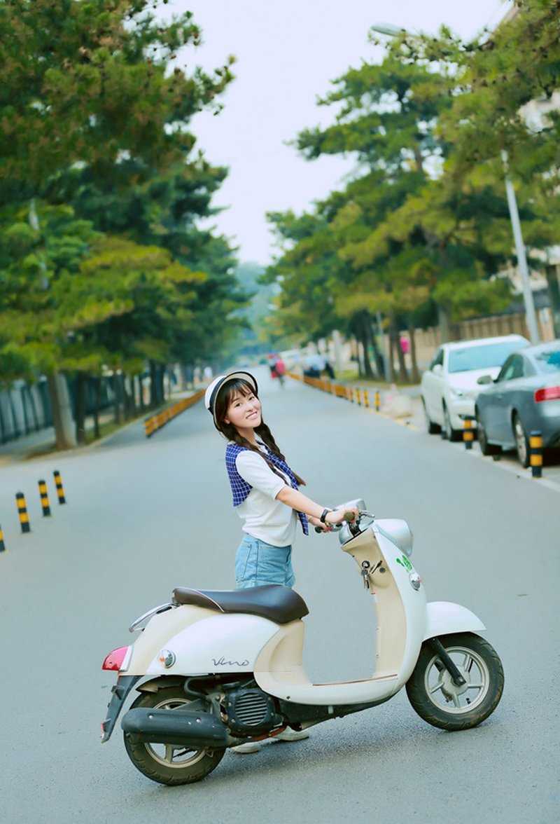 最新甜美女孩户外小清新写照壁纸