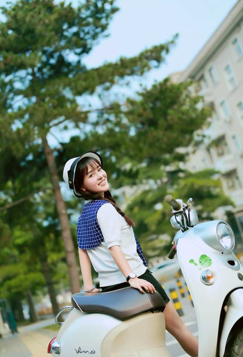 最新甜美女孩户外小清新写照壁纸