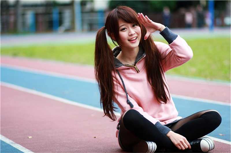 台湾萌妹子渔瑄校园甜美外拍