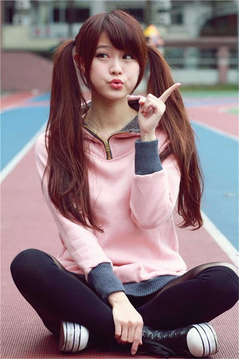 台湾萌妹子渔瑄校园甜美外拍