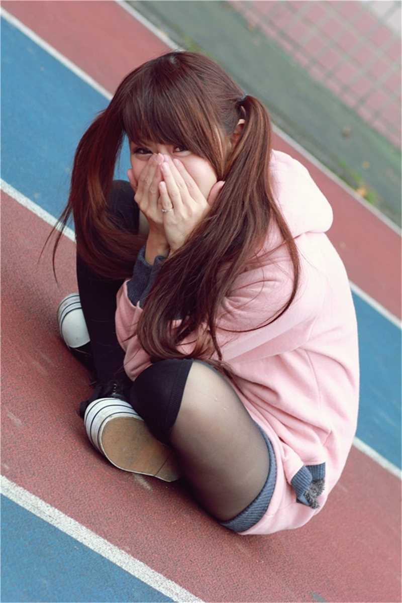 台湾萌妹子渔瑄校园甜美外拍