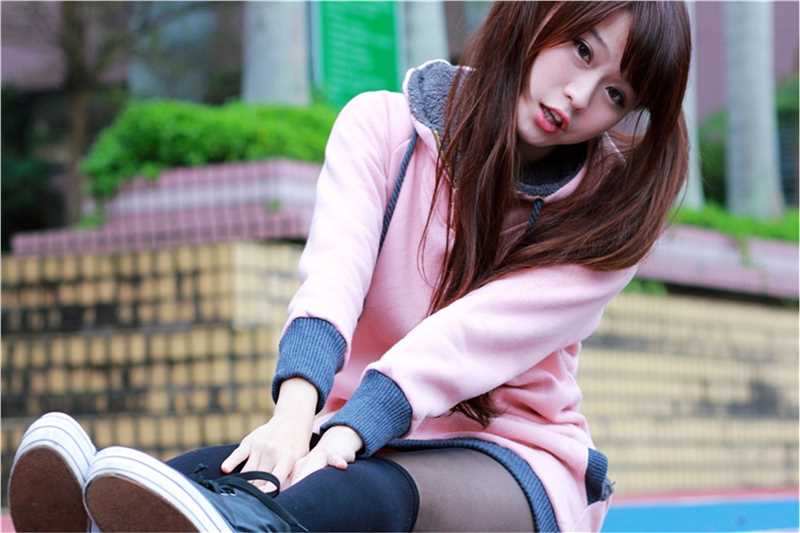 台湾萌妹子渔瑄校园甜美外拍