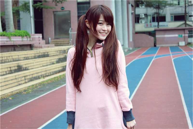 台湾萌妹子渔瑄校园甜美外拍