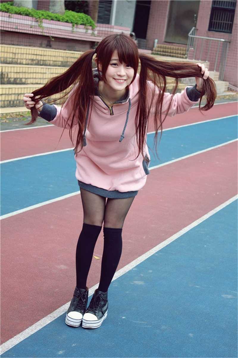 台湾萌妹子渔瑄校园甜美外拍