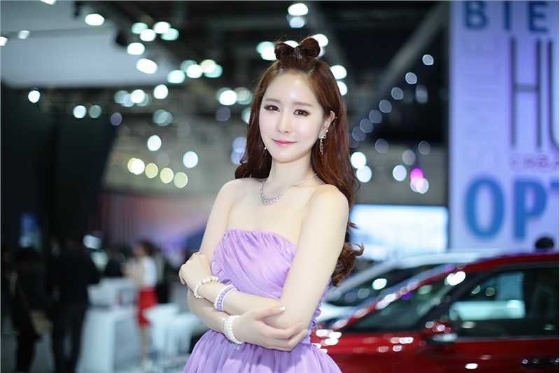 精选韩国甜美女孩Kim,Ye,Ha迷人短裙外拍图册