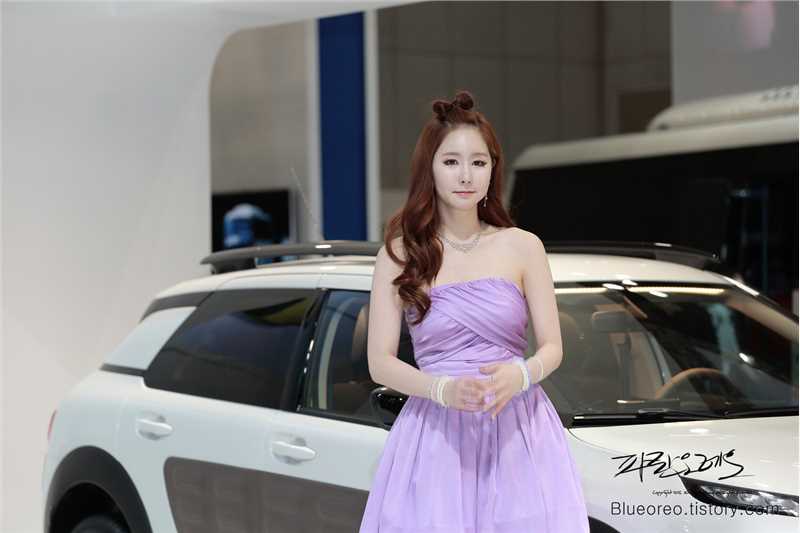 精选韩国甜美女孩Kim,Ye,Ha迷人短裙外拍图册