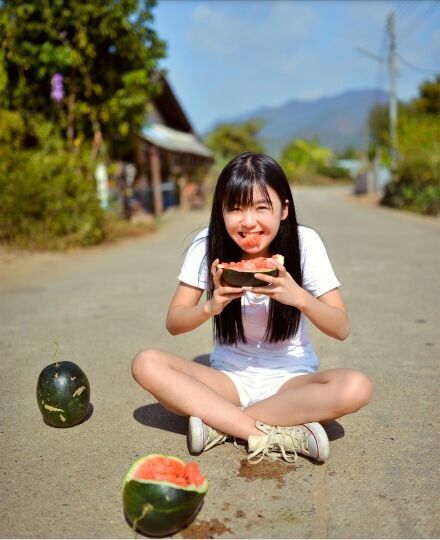 特别专辑甜美女孩宋伊人高清照图片