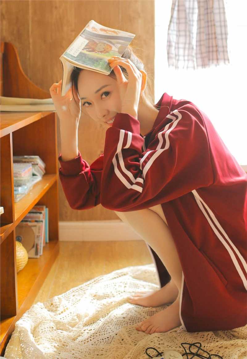 宅男女神游戏妹玉足大长腿私照