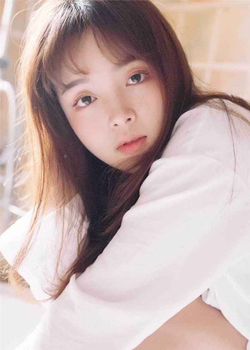 最新宅男女神私房酥胸长裙小清新少女图集