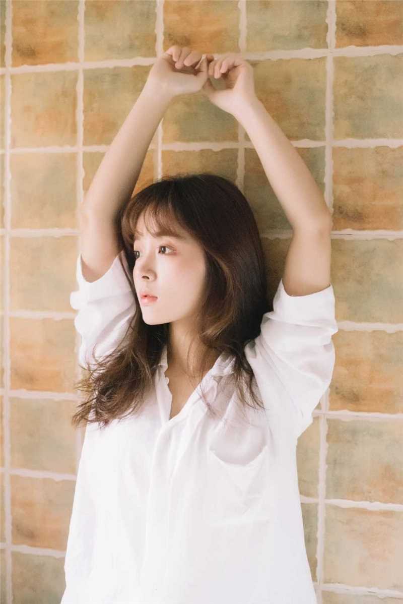 最新宅男女神私房酥胸长裙小清新少女图集