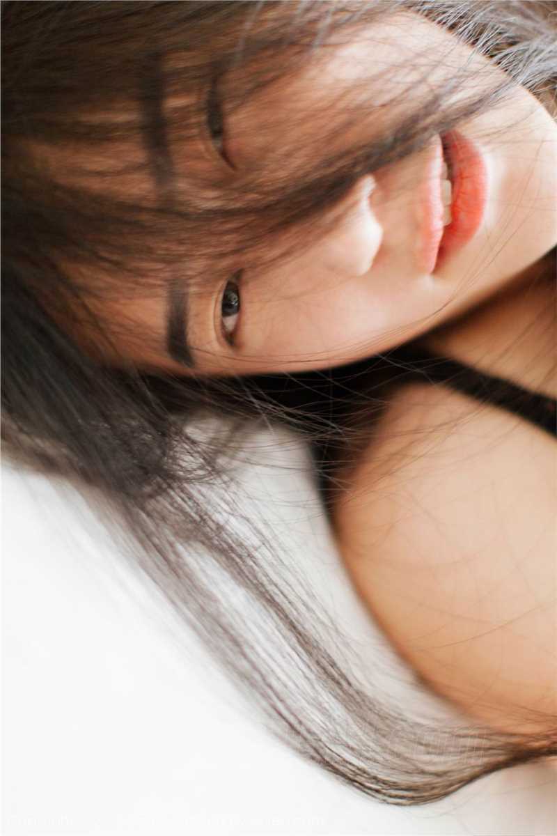 最新宅男女神安兔子性感翘臀图集