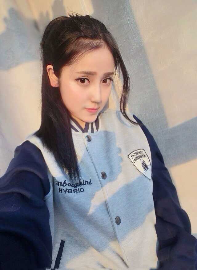 最新宅男女神戴予桐性感大胸照图集
