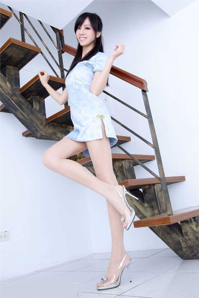 最新极品美女私房大长腿诱惑图片壁纸