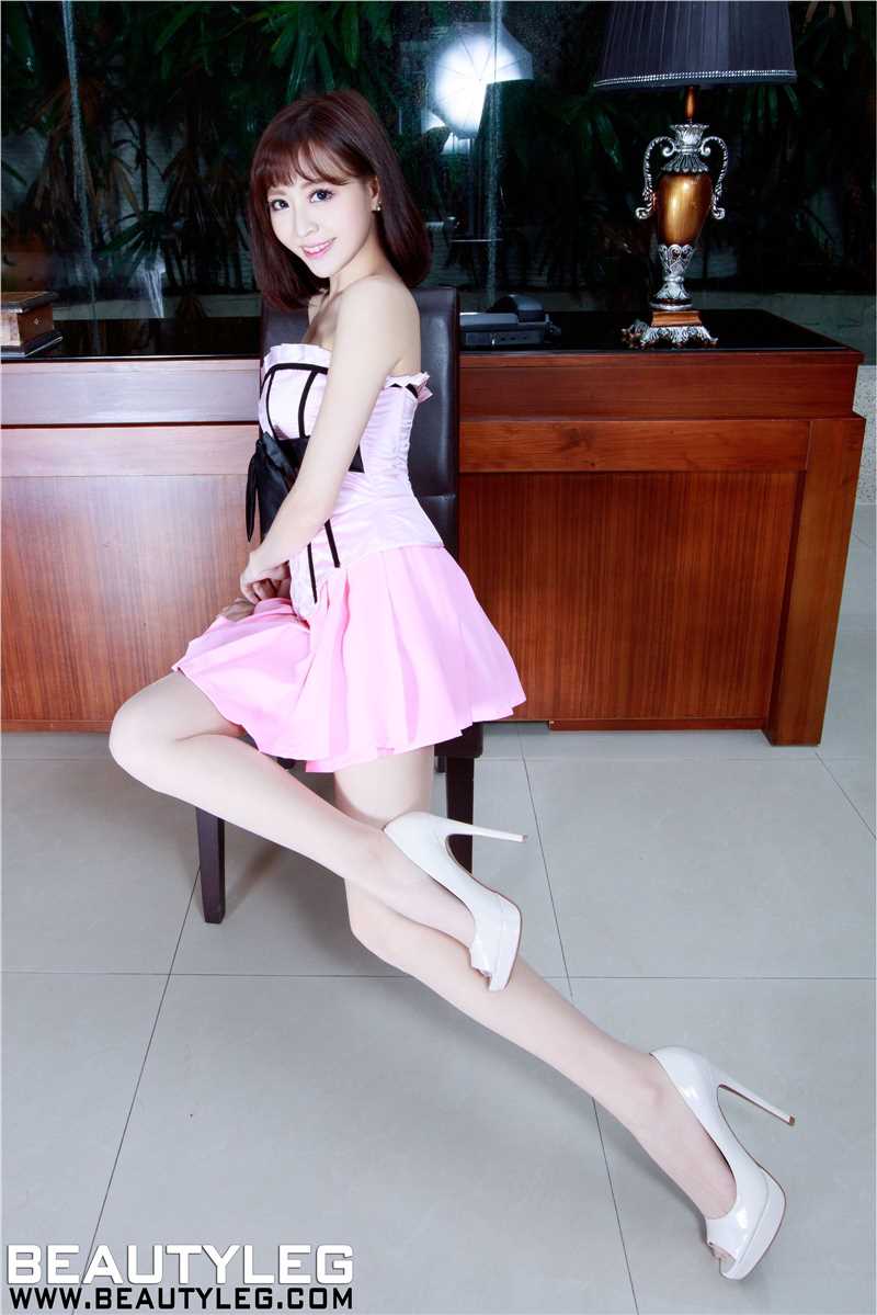 高清台湾Beautyleg腿模Lucy旗袍袜子诱惑图图集